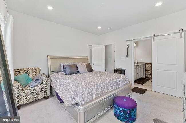 Building Photo - 4402 Fair Lakes Ct