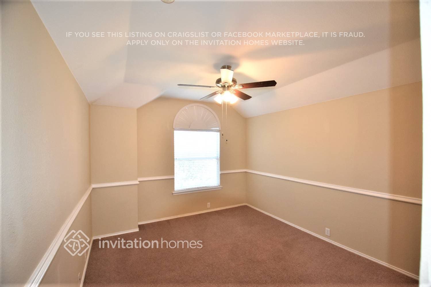 Building Photo - 10113 Pear St