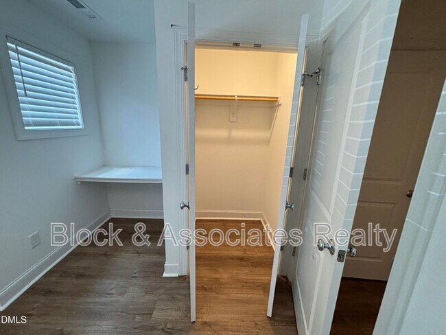 Building Photo - 5710 Parker Pnes Ct