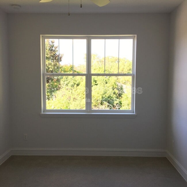 Building Photo - 109 E Evans St