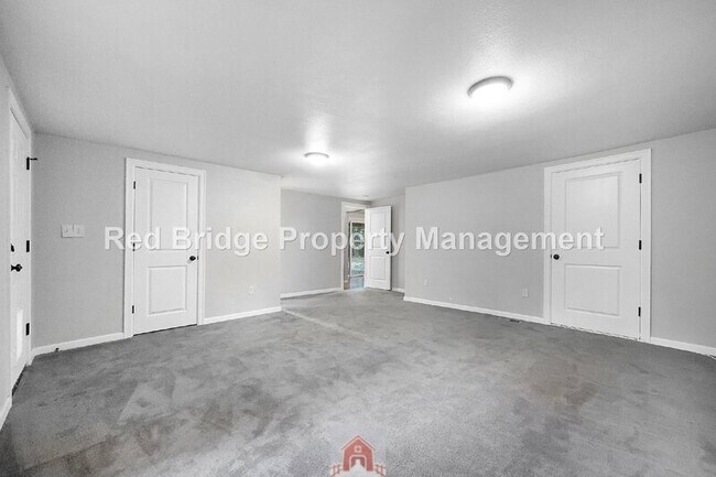 Building Photo - 5695 SW Washington Ct