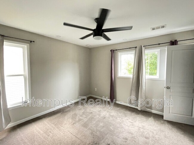 Building Photo - 3816 Thackary Dr