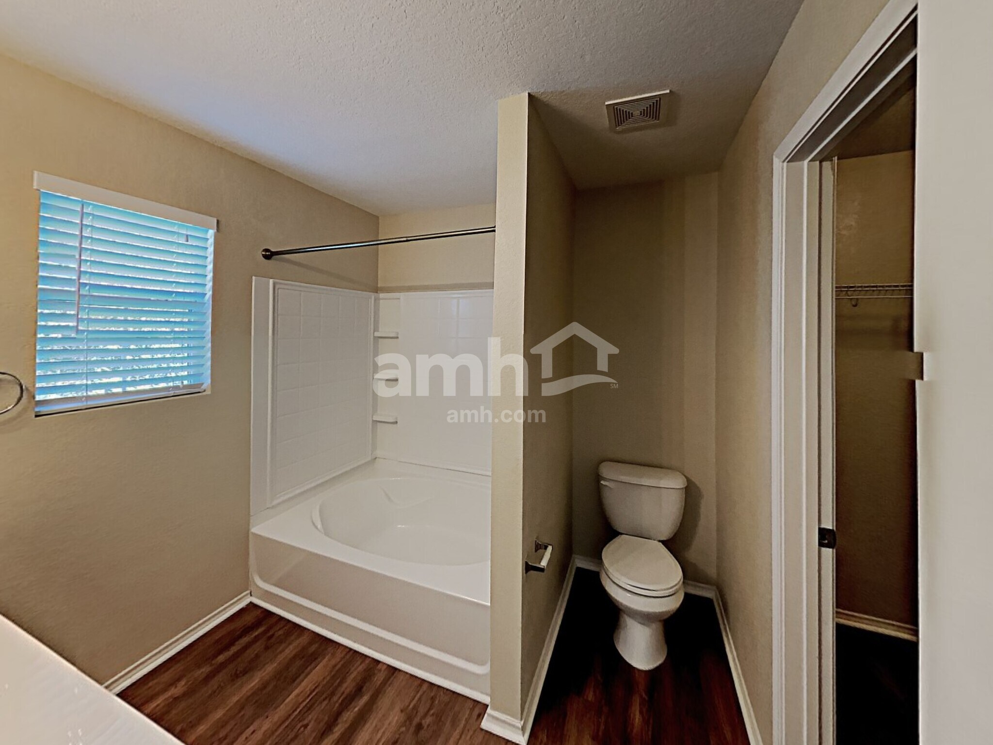 Building Photo - 9331 Juniper SPG