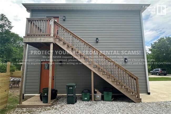 Primary Photo - 2001 Shady Ave