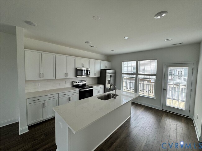 Building Photo - 13836 Randolph Pond Ln