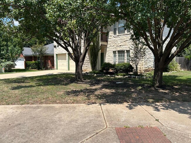 Building Photo - 5000 Cleves St