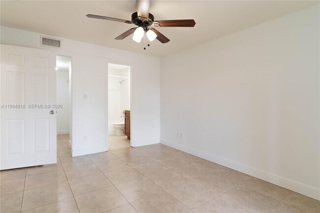 Building Photo - 875 Riverside Dr