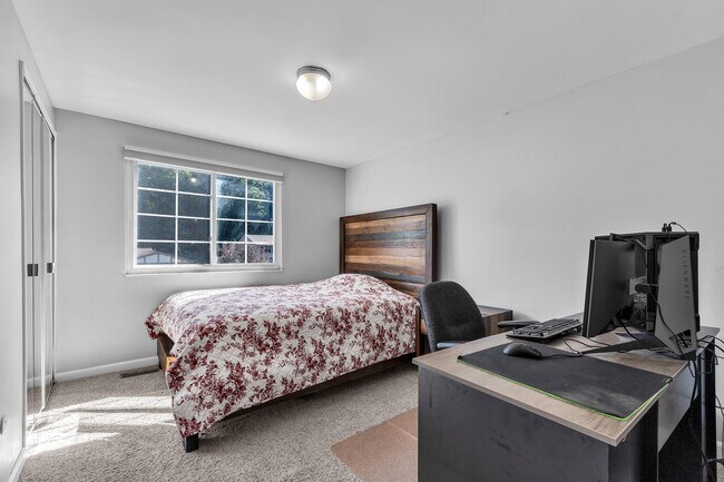 Building Photo - 5555 Patterson Dr