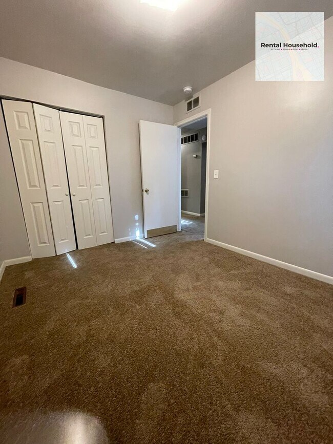 Building Photo - Adorable 3 Bedroom Ranch-Dearborn Heights!!!