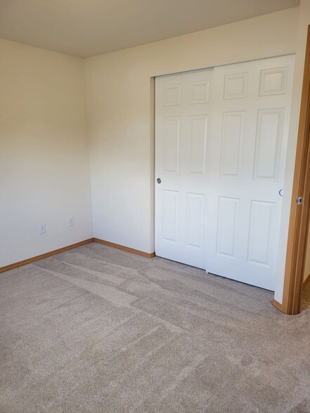 Building Photo - Suburban Serenity Nestled in the Heart of Lake Stevens