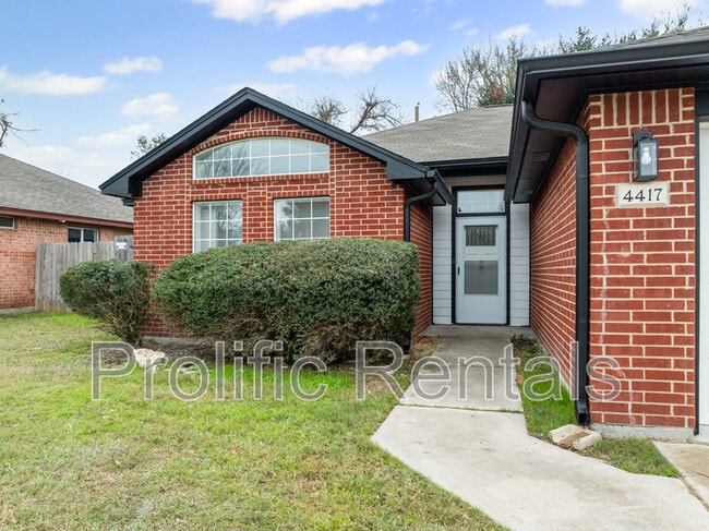 Building Photo - 4417 Briarwood Dr