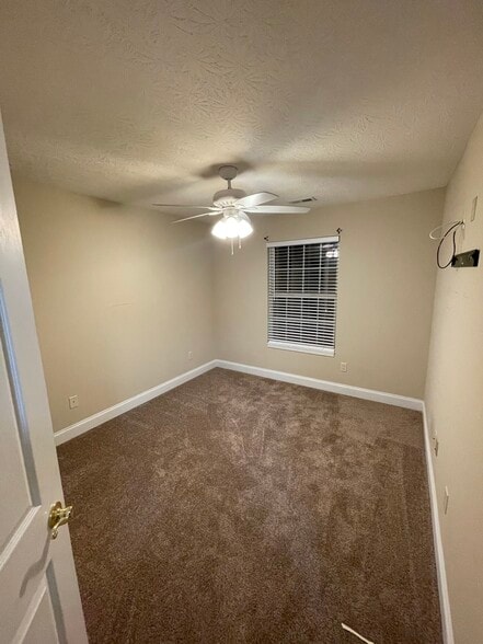 Building Photo - 2690 Gardenia Ave