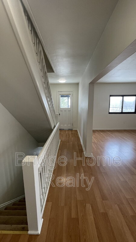 Building Photo - 319 N Balph Ave