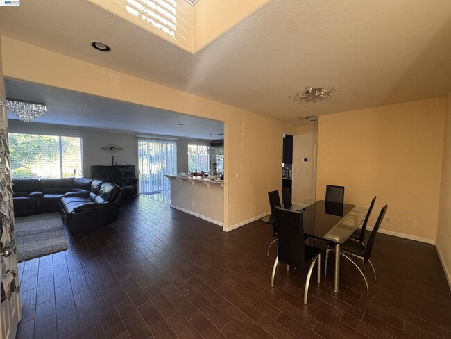 Building Photo - 25806 Clear Springs Ct