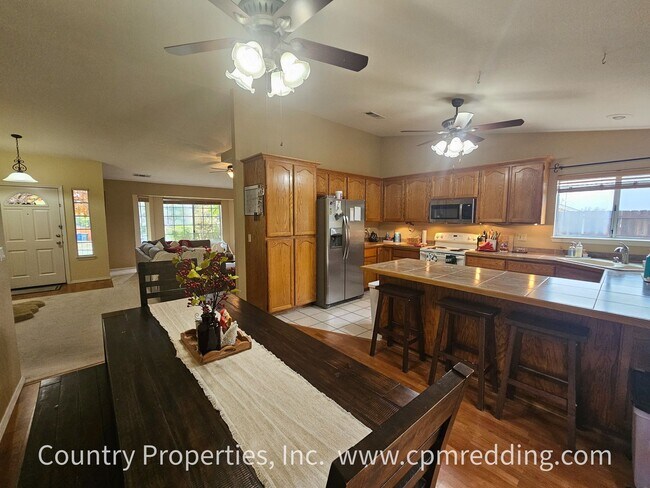 Building Photo - Spacious 4-Bedroom Home in Mary Lake Neighborhood Available January 15th!