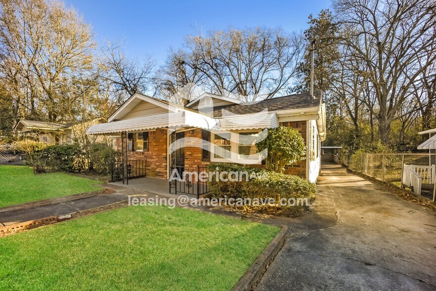 Building Photo - 206 E Crovat St