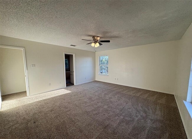 Building Photo - 1905 Hollow Tree Blvd