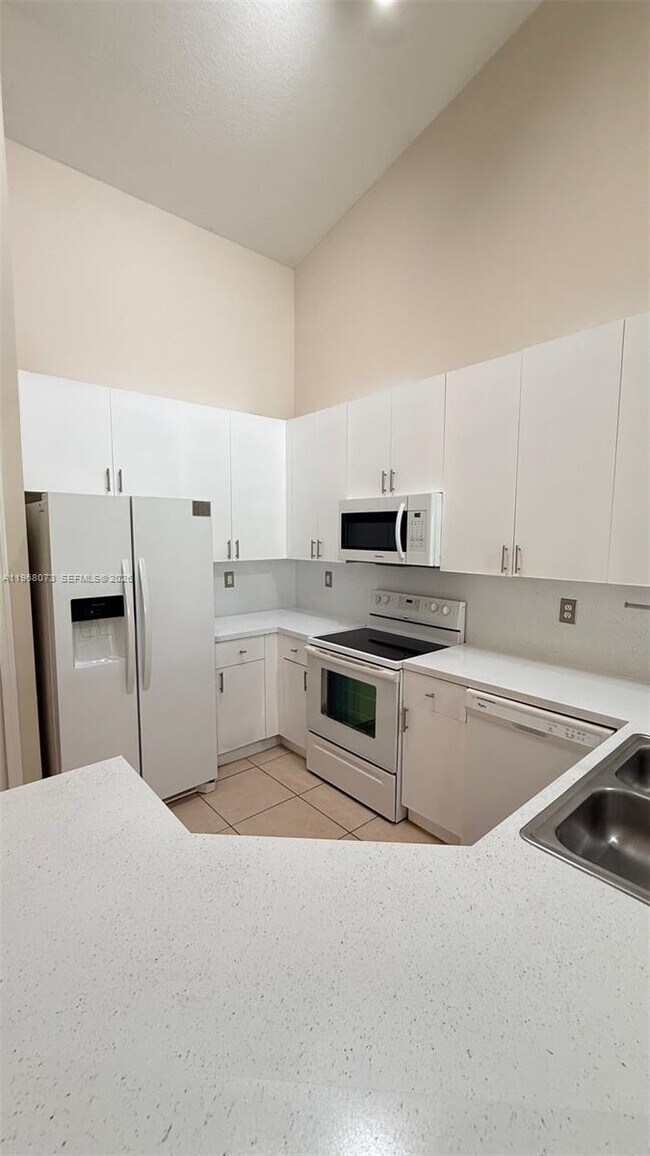 Building Photo - 3323 NE 11th Dr