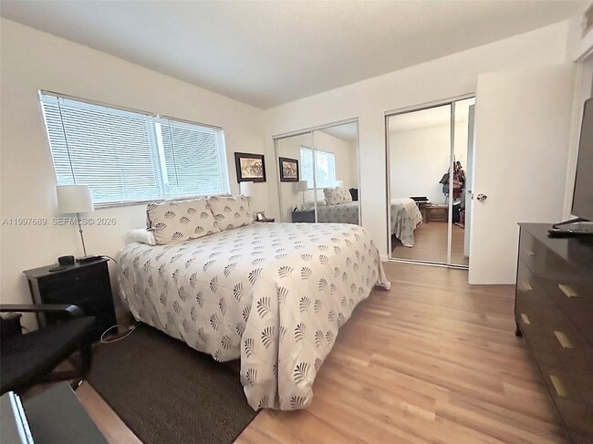 Building Photo - 1400 NE 54th St