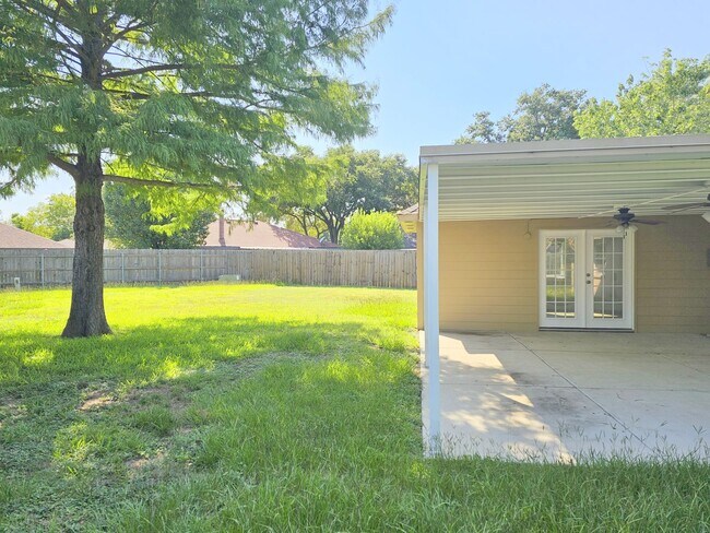 Building Photo - 10615 Heatherford Dr