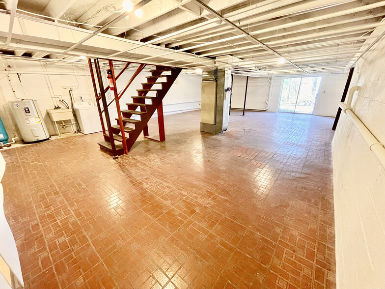 Basement - 21628 Parker Rd