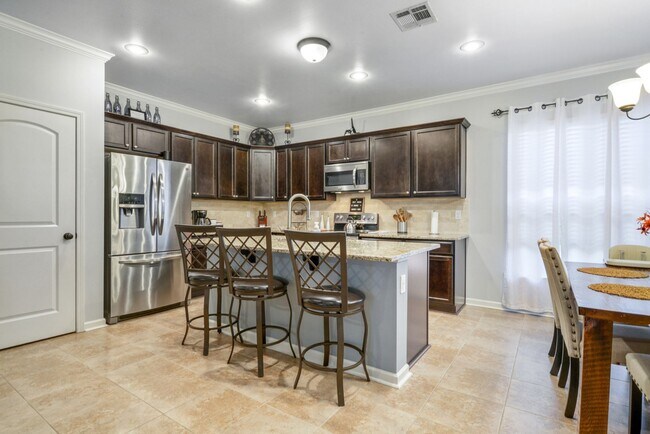 Building Photo - 8511 Arabella Ave