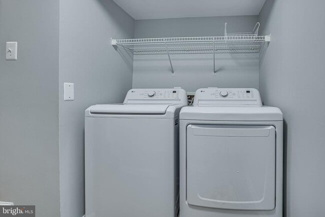 Building Photo - 6321 Eagle Ridge Ln