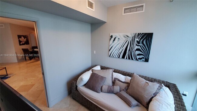 Building Photo - 350 S Miami Ave