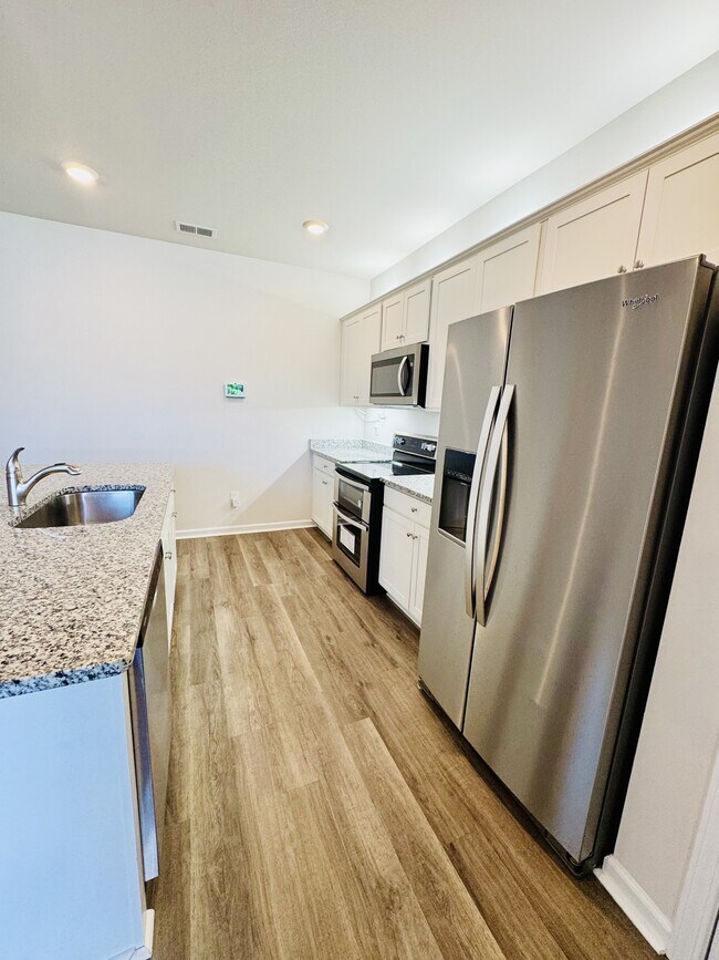 Building Photo - 1805 Castlebay Dr