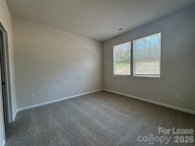 Building Photo - 106 Titanium Dr