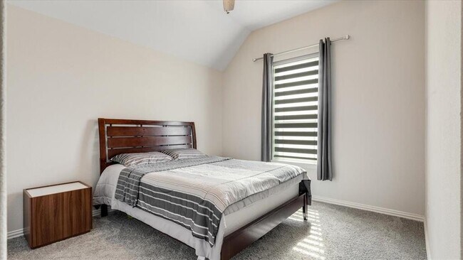 Building Photo - 814 Thomas Ridge Ln