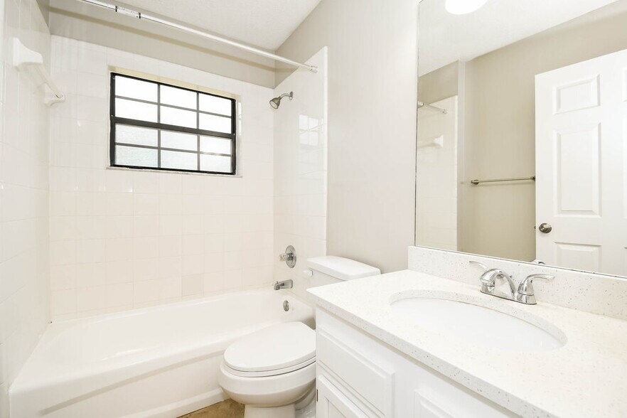 Building Photo - 2877 Tuscarora Tr