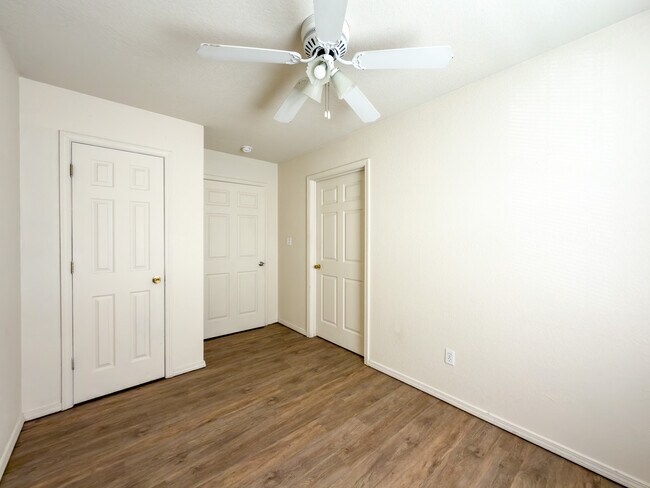 Building Photo - 1322 N 47th St