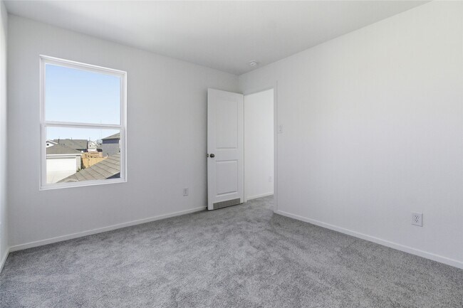 Building Photo - 28731 Bottom Grass Trl