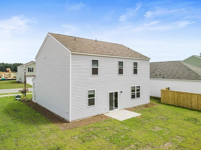 Building Photo - 201 N Lgt Wy