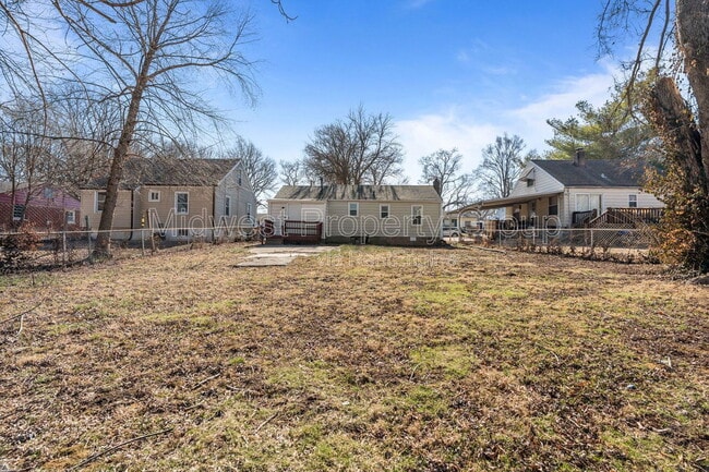 Building Photo - 161 Anistasia Dr