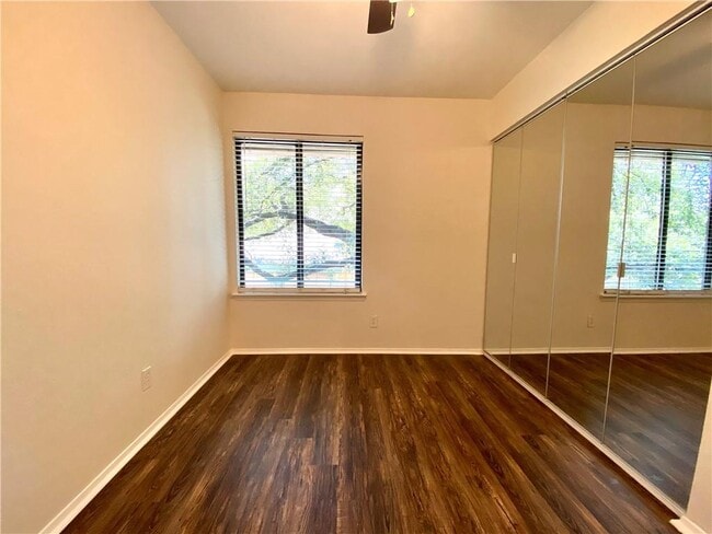 Building Photo - 9535 Quail Village Ln