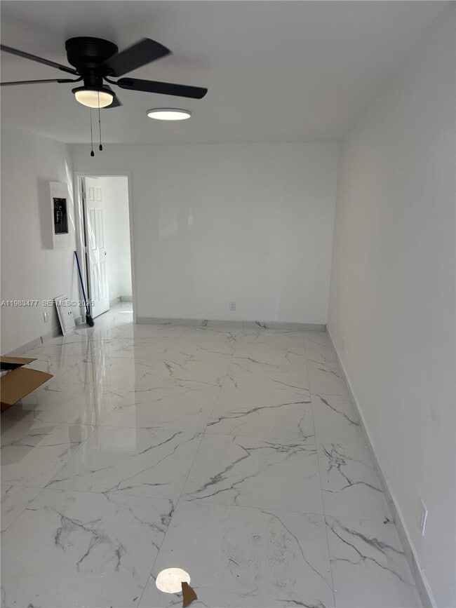 Building Photo - 300 NW 16th St