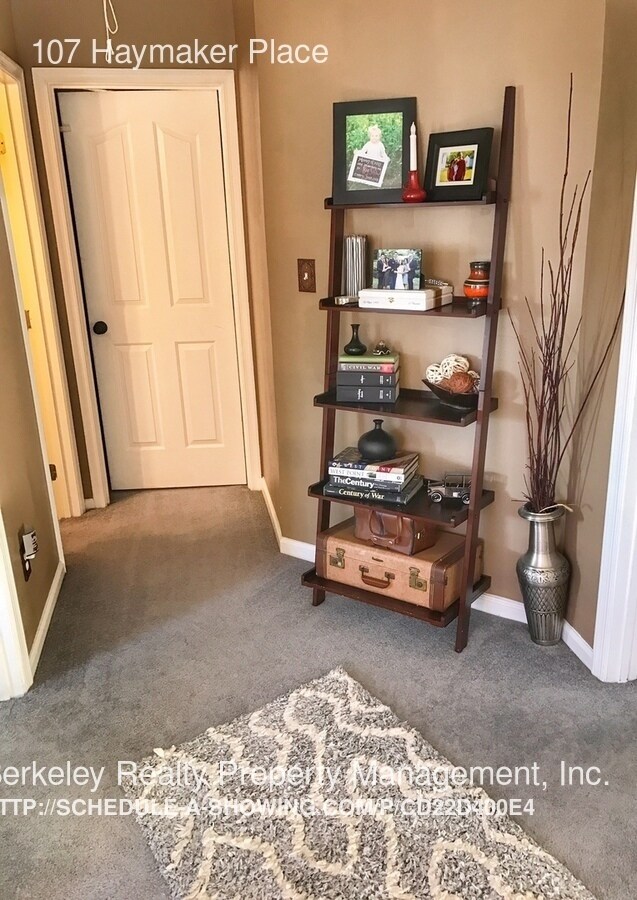 Building Photo - 107 Haymaker Place