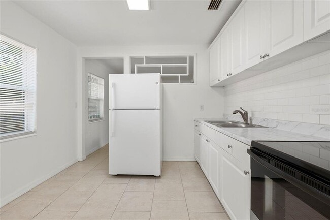 Building Photo - 1721 41st St S