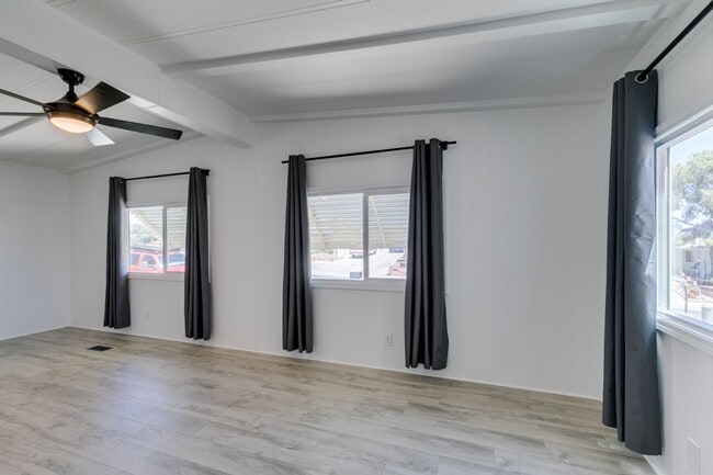 Building Photo - Beautifully Remodeled Boulder City Home with Spacious Backyard Retreat