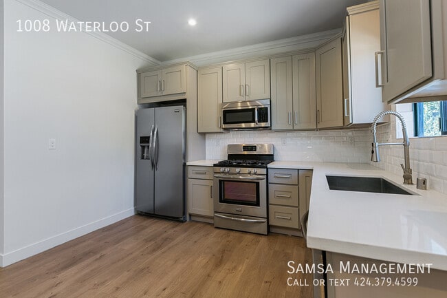 Building Photo - 1008 Waterloo St