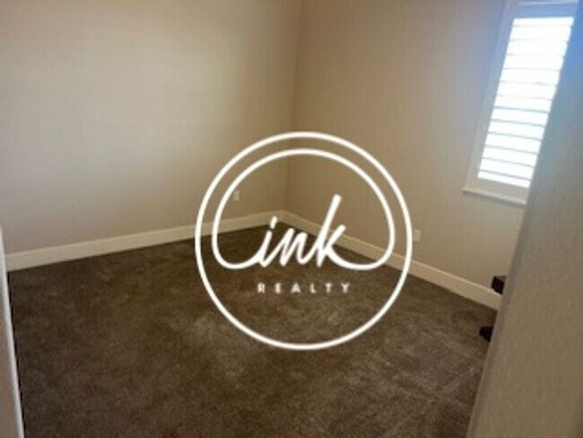 Building Photo - New Townhouses in Gardnerville