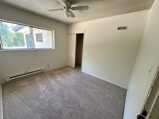 Building Photo - House Extremely Close to Campus!! Massive ...