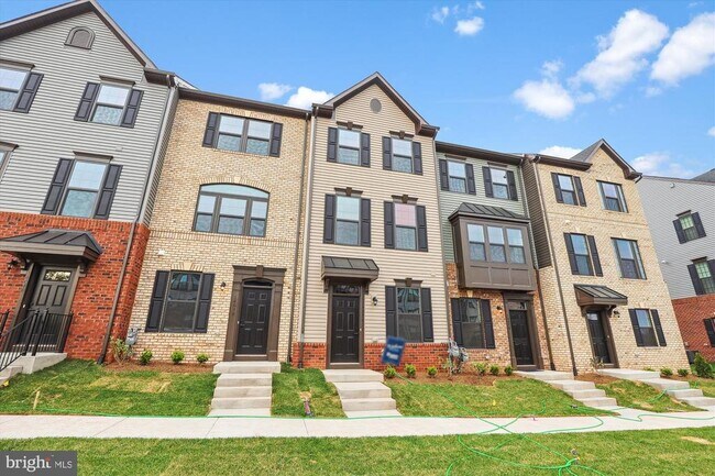 Building Photo - 14076 Sunrise Valley Dr