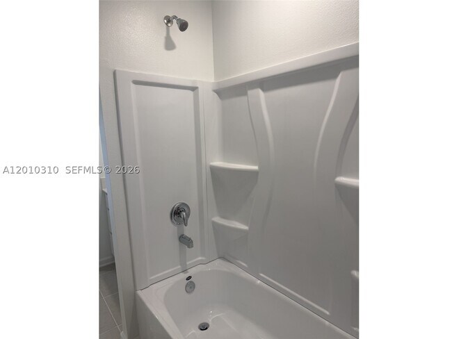 Building Photo - 5423 Meadow Walk Dr