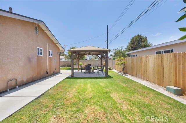 Building Photo - 1521 S Dallas Dr