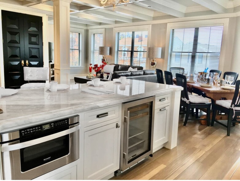 Open kitchen/living/dining - 749 E Broadway