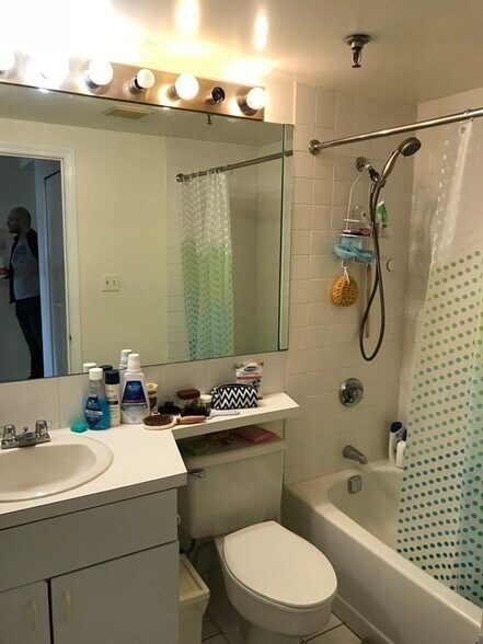 Building Photo - 1933 Commonwealth Ave