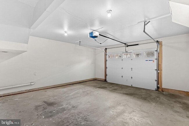 Building Photo - 20905 Sandstone Square